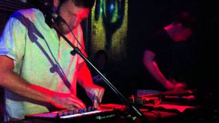 Mount Kimbie - Carbonated (Live)