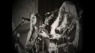 In The Bleak Midwinter by The Mediaeval Baebes