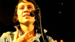 15/23 Tegan & Sara - Bee Story + WDTGG (clip) @ Manchester Academy, England 11/14/09