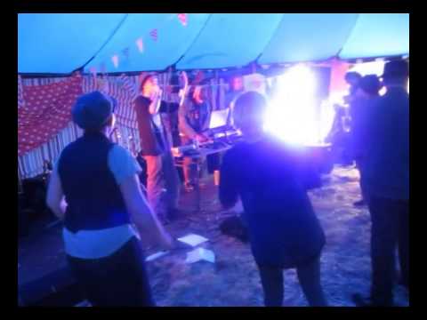 maxi roots & tom spirals at the beatroot cafe - Audiosoup 2015