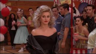 Julianne Hough sings &quot;You&#39;re the One That I Want&quot; on Grease Live. In HD.
