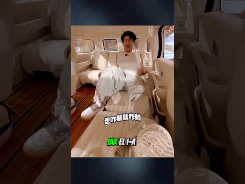 El Și-A Vândut Casa Și A Transformat O Mașină Într-O Casă