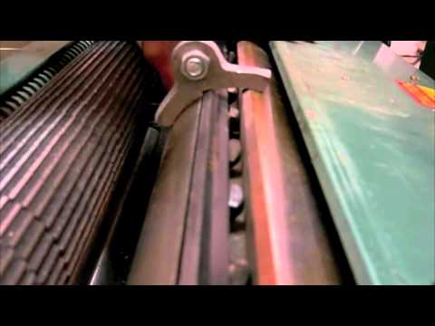 Changing planer blades