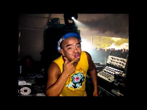 Erick Morillo Plays in 2002 : Coldplay- God Put A Smile Upon My Face (Tim Deluxe remix)