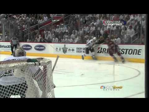 Corey Crawford robs Mikkel Boedker. Chicago Blackhawks vs Phoenix Coyotes 4/14/12 NHL Hockey
