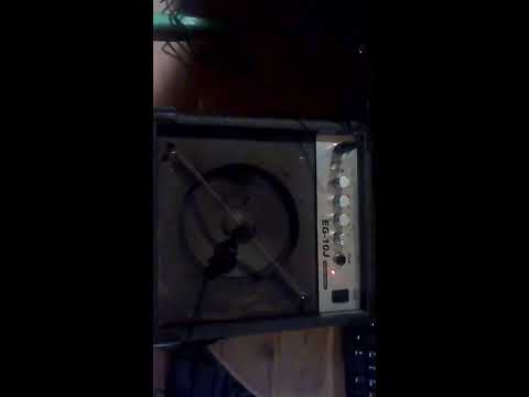 Feedback Loop Resonator