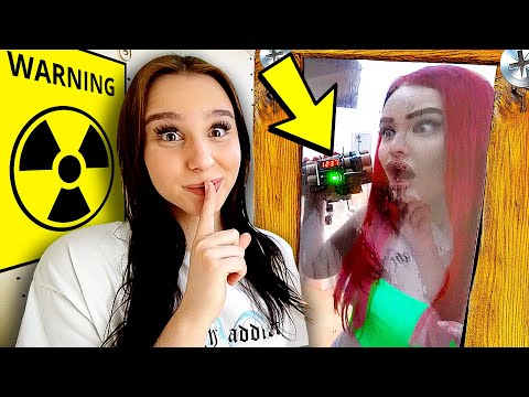 Schwester HEIMLICH beobachten ! 🏡😂 (Geheimer Raum) - Celina