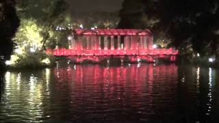 preview picture of video 'Guilin, downtown, Ronghu Lake, Lichter-Park, Straßenverkauf'
