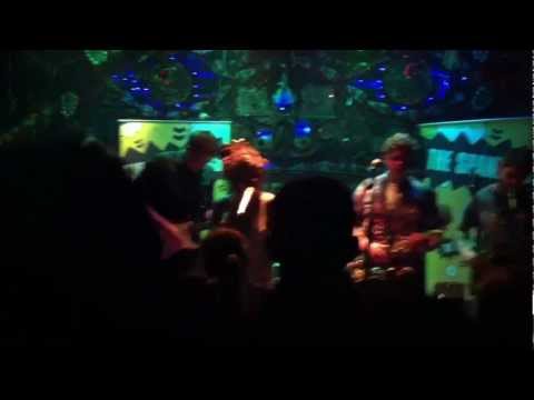 The Spankers v Crossu, Superman