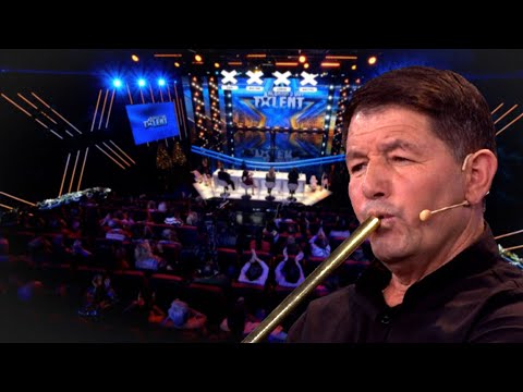 Agim Pula interpreton këngët e vjetra përmes fyellit, instrumentisti që mori “PO-të” e Jurisë