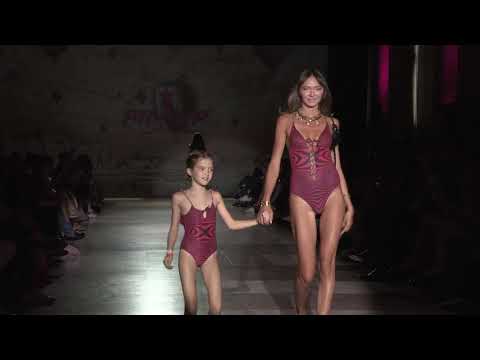 Pin-Up Stars SS 2019 Fashion Show