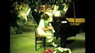 Part 1: The 9 year-old Gabriela Montero plays Haydn D Major piano concerto, 1st movement.