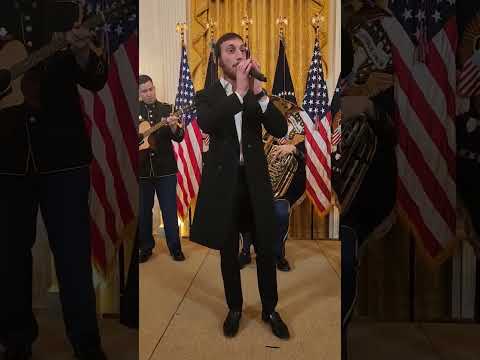 Watch Shulem Lemmer singing God Bless America in Yiddish at the White House Chanukah event