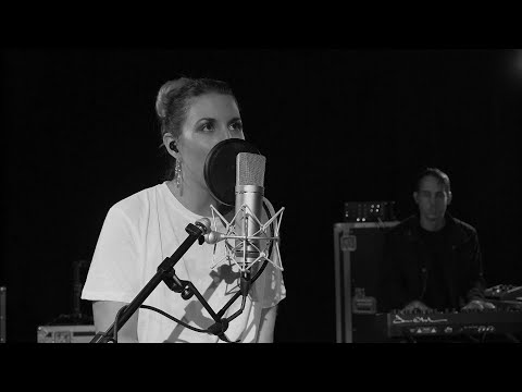 Valencia James - Dreamers (Acoustic Video)