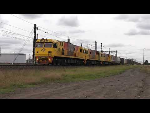 QR National AM6 - Triple 28 class locos