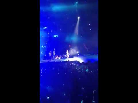 Jennifer Lopez Taboo/on the floor performance! Q'viva live!