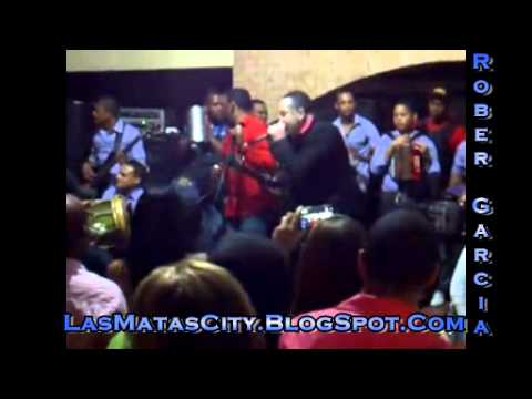 Anthony Santos Sube A Tocar Con Manny Jhovanny