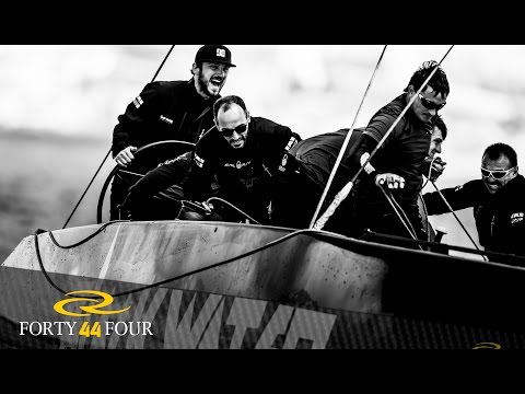 Fleet racing day 1 - What does it take to perform the “perfect start” in Cascais?