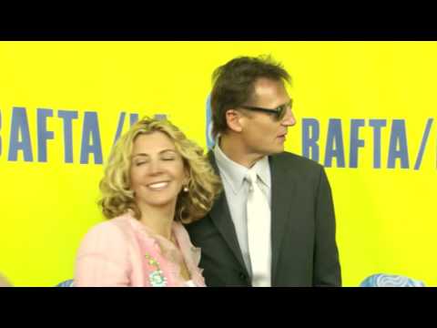 download lagu mp3 mp4 Kristen Stewart Liam Neeson, download lagu Kristen Stewart Liam Neeson gratis, unduh video klip Kristen Stewart Liam Neeson