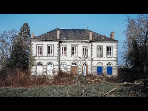 THE VILLA WAS SUPPOSED TO REMAIN SECRET, INSIDE THEY LEFT EVERYTHING, EVEN A CAR FROM THE 1910s!