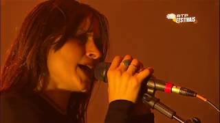 Warpaint at Nos Alive 2017 - Intro + Keep It Healthy