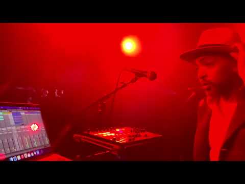 MIKIE BLAK LIVE LOOPING & VOCAL SET BROKEN BEATS  @HootanannyBrixtonn