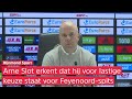 Arne Slot steunt Bryan Linssen, maar beaamt dat Cyriel Dessers aan de poort rammelt