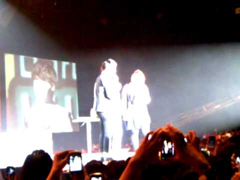 [Fancam] 120524 Masita Date With Kyuhyun He Said "Sorry I'm Purple Egg!!"