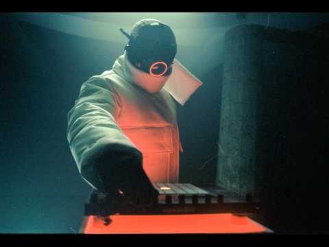 MÖM - Stellar Frequencies Session