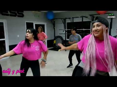PÚBLICO/ Urba y Romeo x Alex Rose x Lyanno /coreografía de Naty y pink