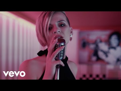 Serena de Bari - Invadi l'anima (Official Video)