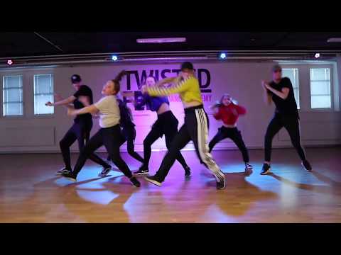 Laces Creations I Imenella - Moves