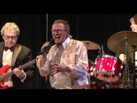 Donna - The Red Strats