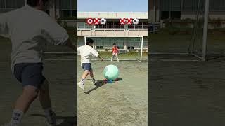 バランスボールでPK勝負してみた⚽️