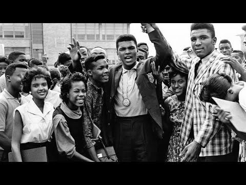 Did Muhammad Ali Throw His Gold Medal Into the Ohio River?