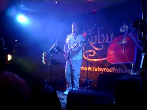 Robban - Hum hum från Humlegård, Ruby Red 130208