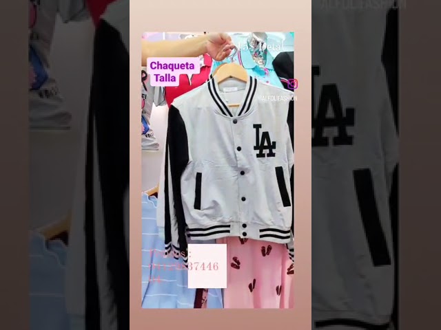 Vídeo relacionado con Satdflie Anime Ku-romi Chaqueta de Béisbol Chaqueta Universitaria Ligera Chaqueta Bomber Deportiva College Varsity Jacket para Petite Mujer Niña Primavera y Otoño, Negro, 3XS