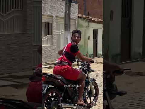 TÔ INVISÍVEL DEUS E MAIS …🤣🤣🤣 #humorista #memes #memeshorts #motovlog