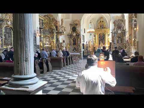 Benedicta sit sancta Trinitas - introitus in Festo SS. Trinitatis
