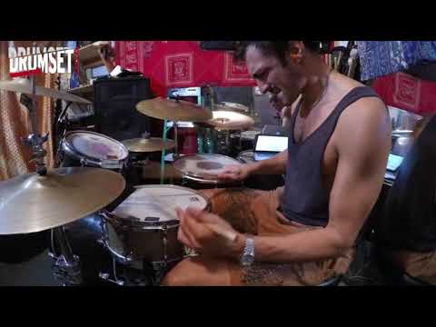 Andrea Belfiore, 11:16 groove, drum lesson 1