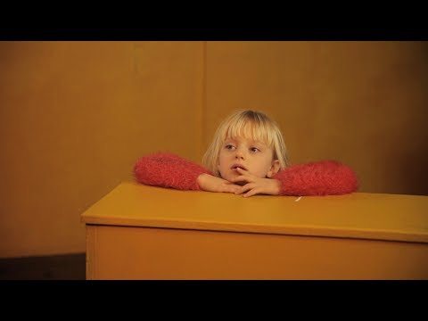 Maisie Sly - Behind The Scenes