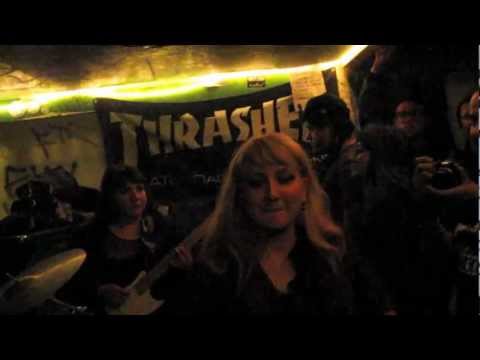 Destruye y Huye (live) @ the Swamp 1.5.2013