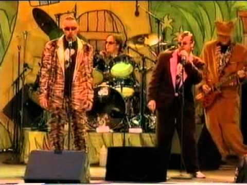 Electric Banana Band - Min Piraya Maja