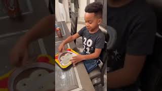 FEEDING MY SON DJ INVISIBLE FOOD #shorts