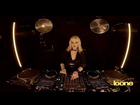 Loone LIVE w/ LUDMILA HOUBEN