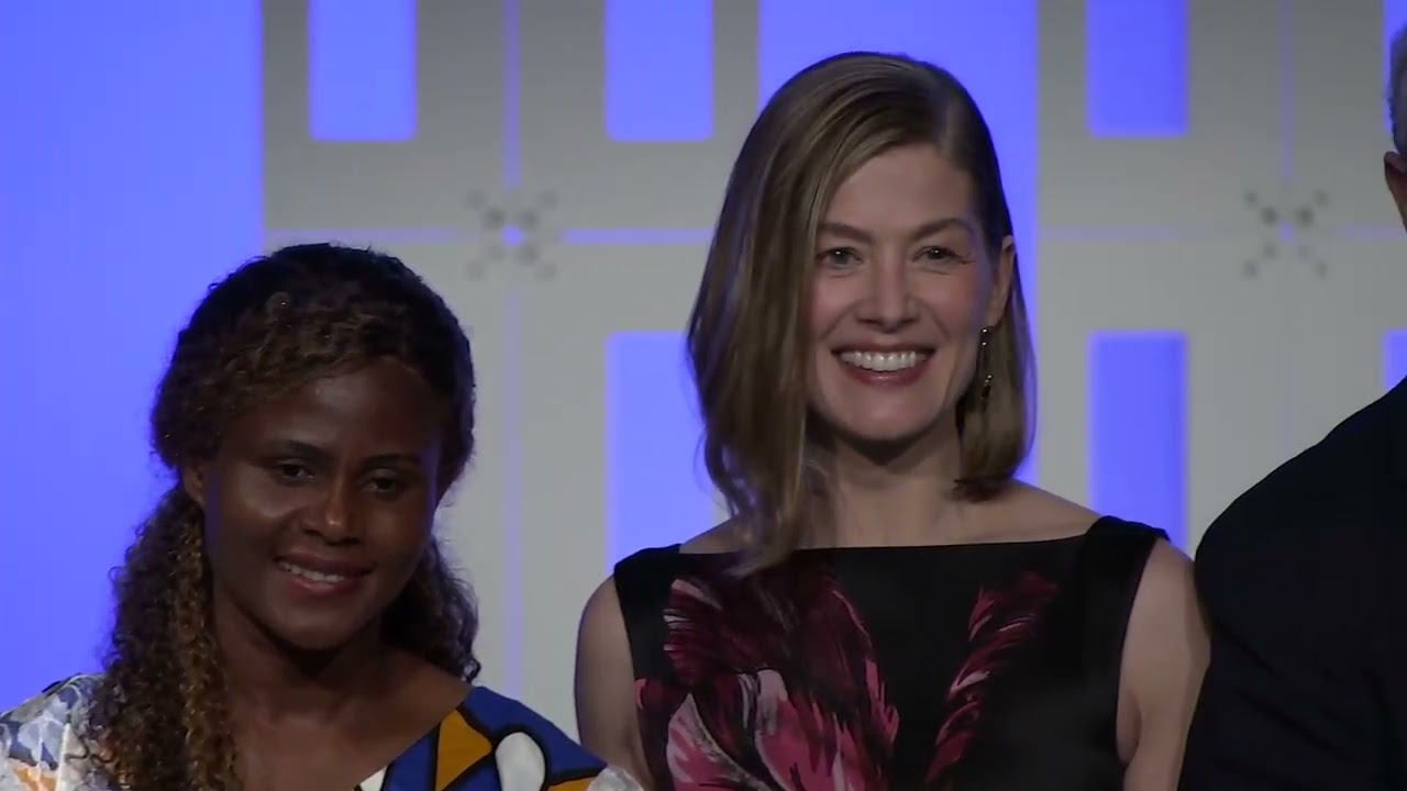 Prize Ceremony Honoring Mines Advisory Group