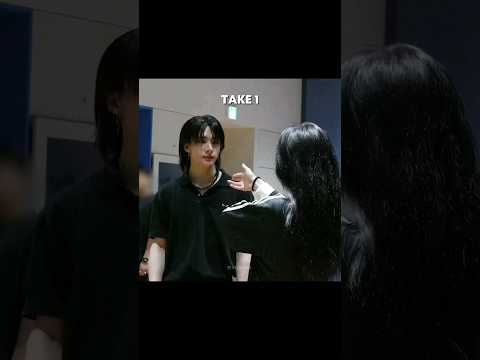 seriously, how many takes did they do 😂 #itzy #yeji #straykids #hyunjin