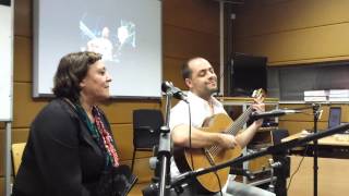 António Zambujo Algo estranho acontece