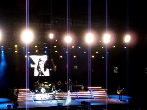 Videoclip de Romance Rosa (Bachata Rosa) (Portuguese Version) — Juan Luis Guerra