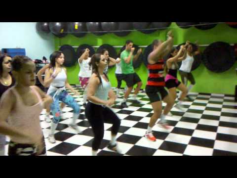 LAMBAÉRÓBICA COM O PROFESSOR KADU - JAULA DAS GOSTOSUDAS (EU PEGUEI ELA)